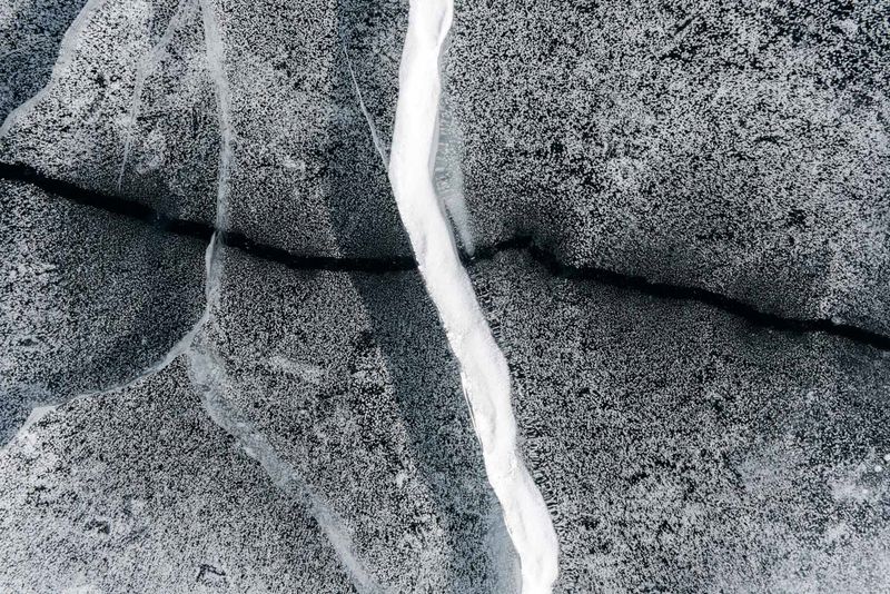 Glace du lac Baykal 2