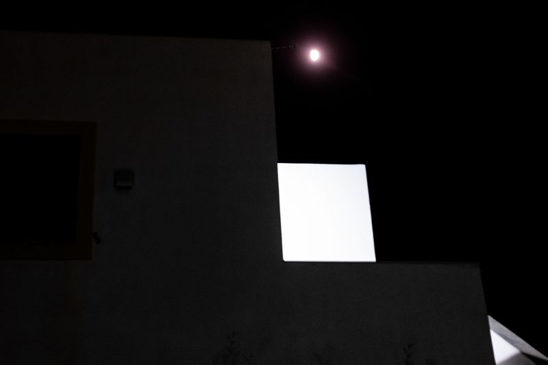 Construction un soir de pleine lune